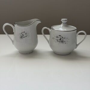 Elegant Sango Morena Japen Porcelain White Floral Creamer and Sugar Bowl Set